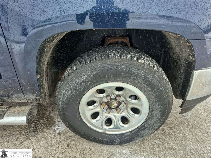 2011-gmc-sierra-1500-image-29