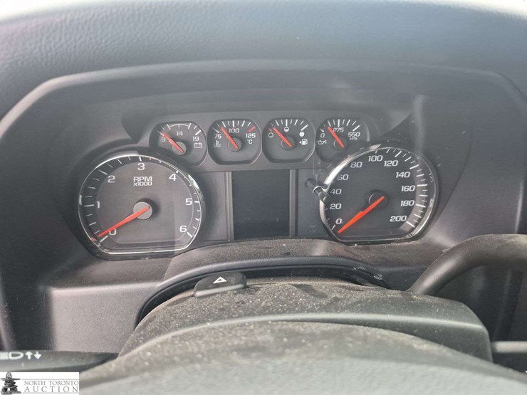 2015-chevrolet-silverado-1500-image-12