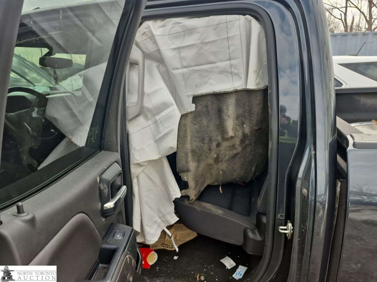 2017-chevrolet-silverado-1500-image-14