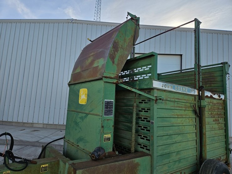 john-deere-100-image-31