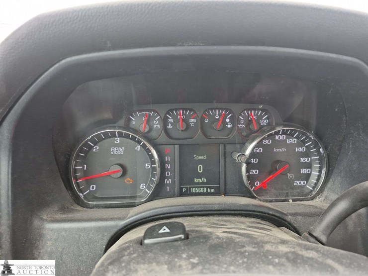 2016-chevrolet-silverado-2500hd-image-15