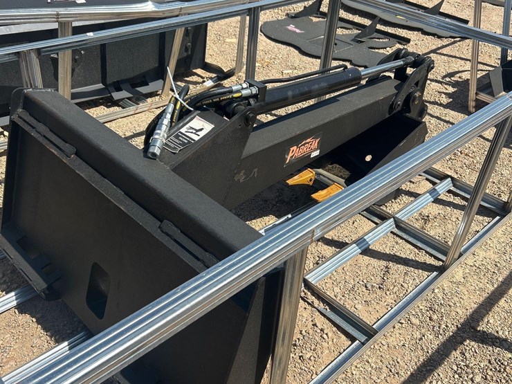 pabear-skid-steer-backhoe-attachment-image-2