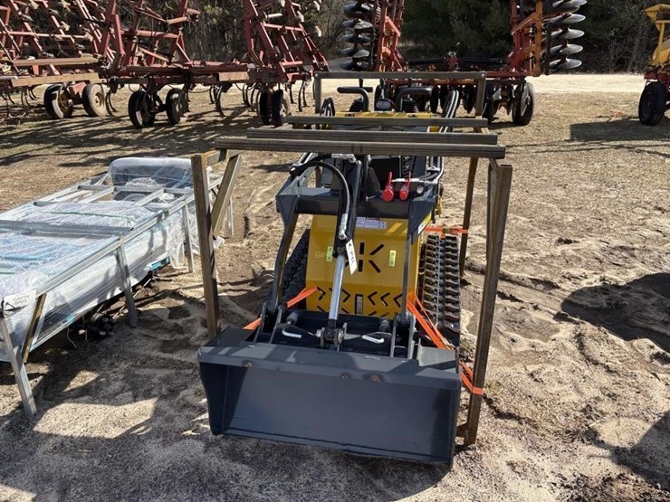 new-sdlanch-sdll580-track-gas-mini-skidsteer-image-2