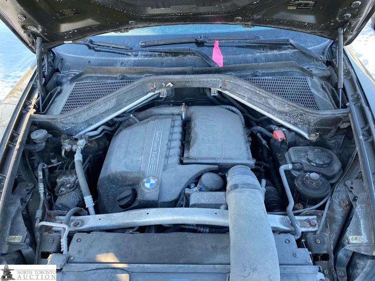 2011-bmw-x5-image-47