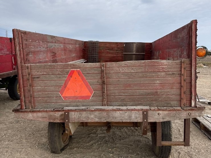 2212---wagon---12'-x-7'-(tax)---from-the-larry-polk-estate-image-6