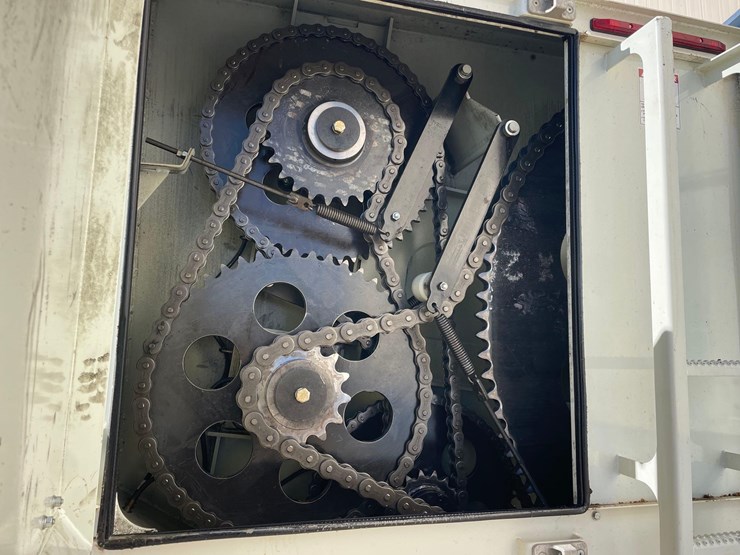 2024-herd-boss-6160-mixer-wagon--1-owner-image-53