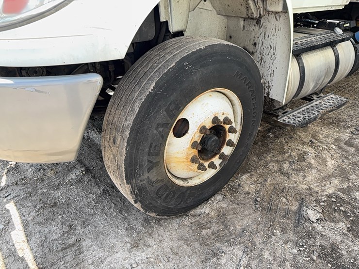 2016-international-durastar-4300-image-11