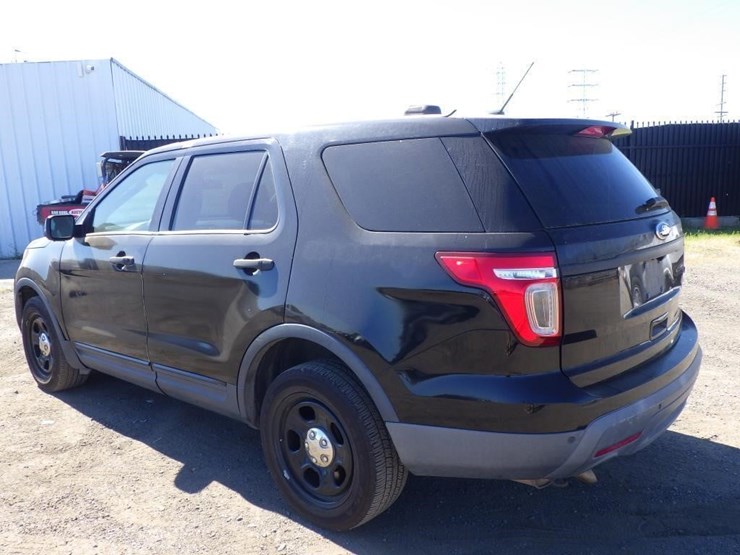 2015-ford-explorer-image-4