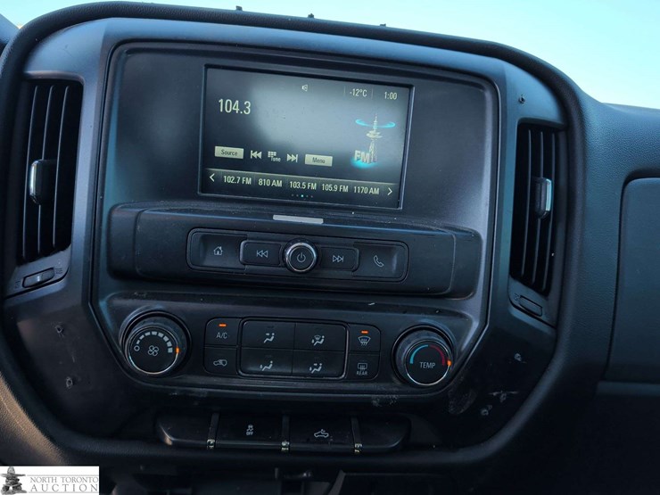 2016-chevrolet-silverado-2500hd-image-19