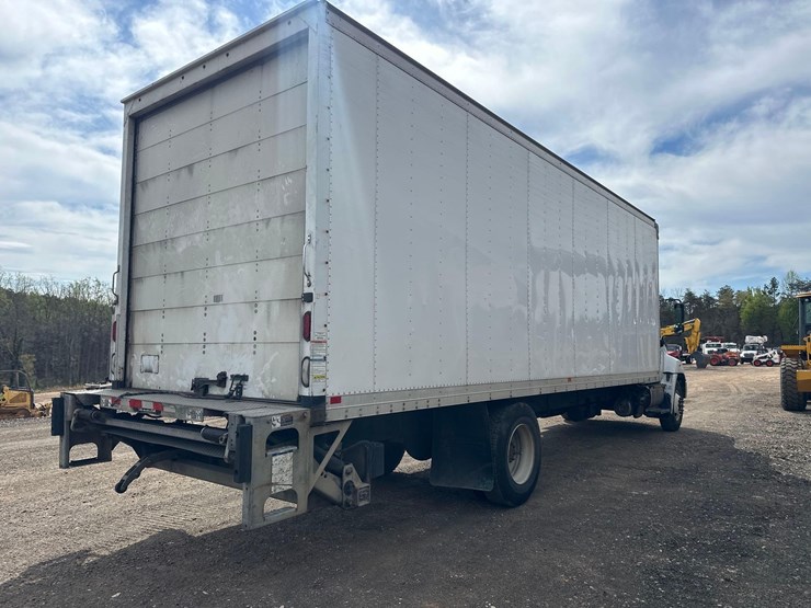 2019-hino-268-image-6