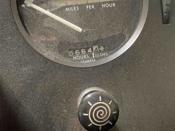 john-deere-4440-image-3