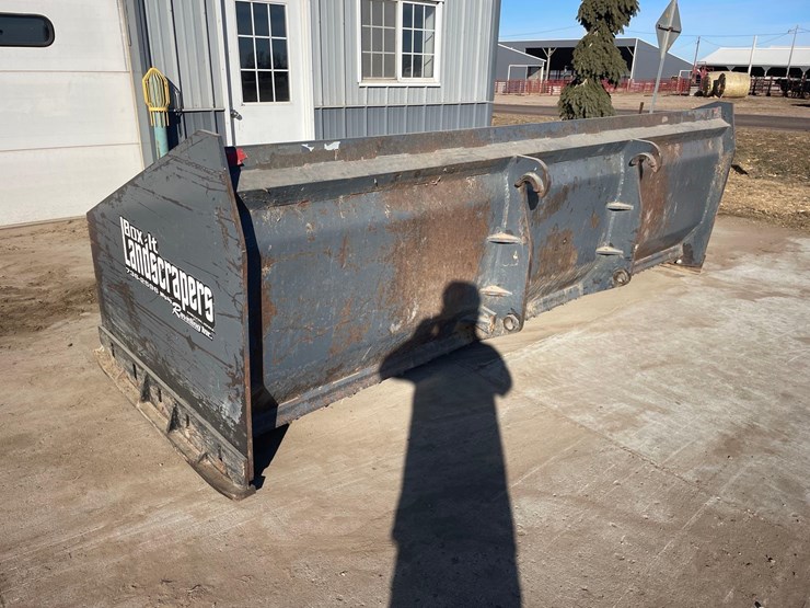 raveling-12ft-volvo-loader-mount-push-blade--1-owner-image-3