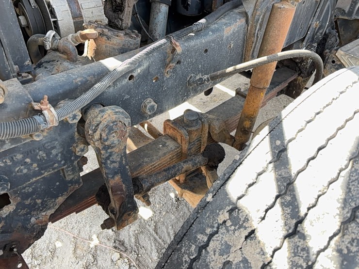 mack-rd688s-image-24