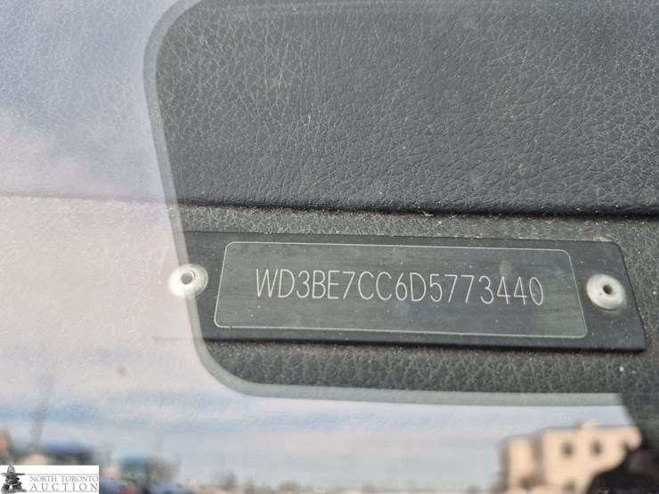 2013-mercedes-benz-sprinter-2500-image-10