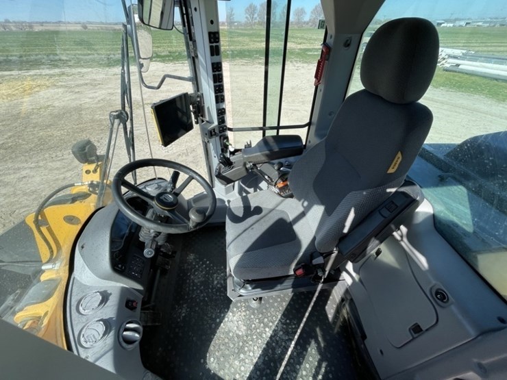 2023-volvo-l70h-image-31