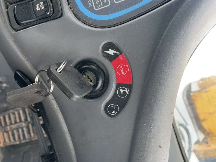 2013-new-holland-tv6070-image-20