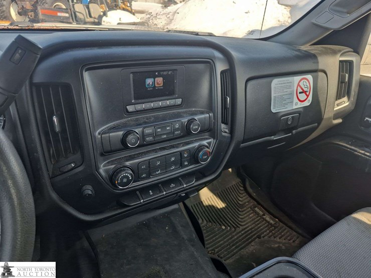 2017-chevrolet-silverado-1500-image-18