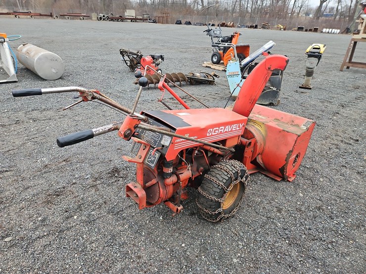 gravely-12-snow-blower-image-4