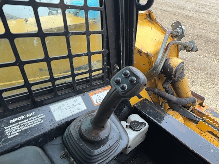 deere-ct332-image-14