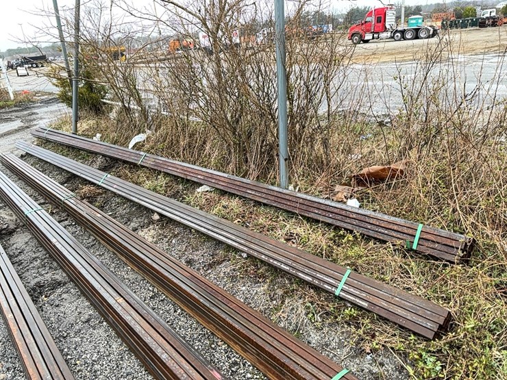 bundle-of-1-1/2in.-tubing-new-support-equipment-image-1