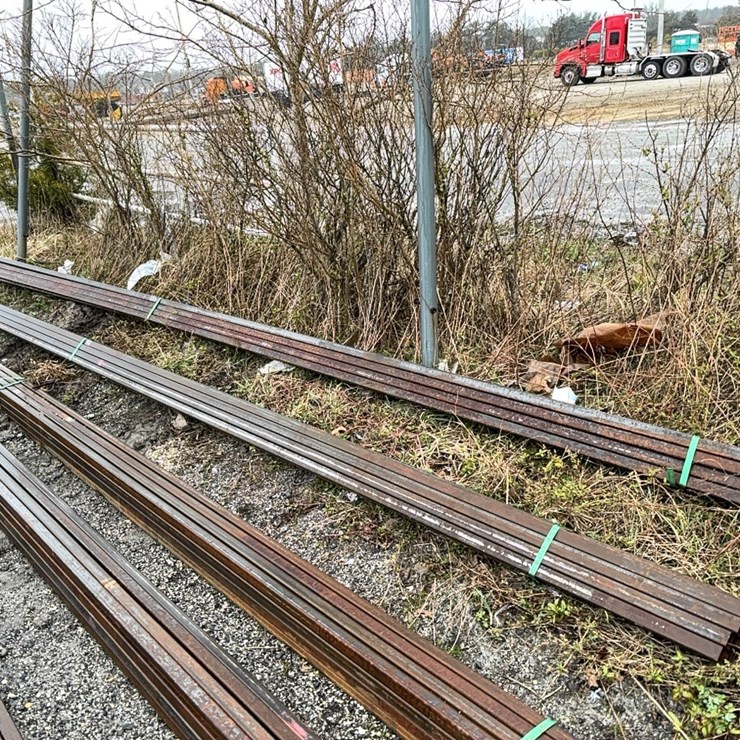 BUNDLE OF 1 1/2IN. TUBING NEW SUPPORT EQUIPMENT