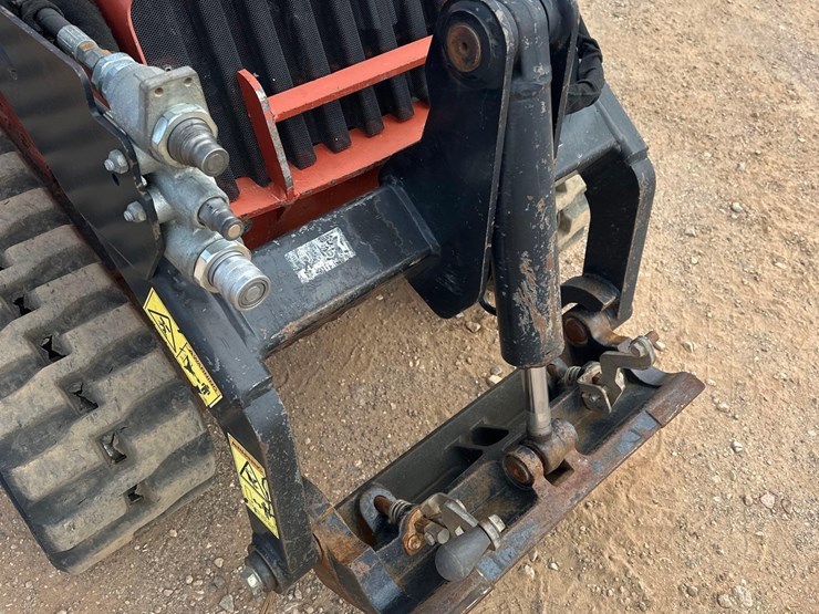 2017-ditch-witch-sk1050-image-11