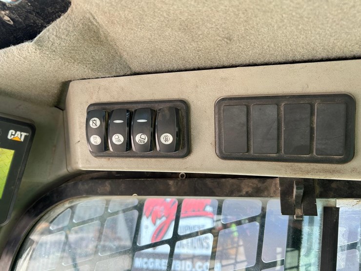 caterpillar-299d2-xhp-image-22