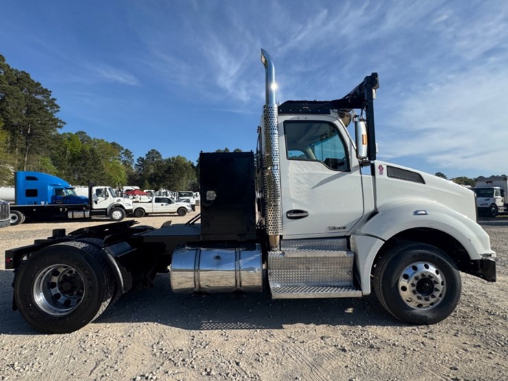 2015-kenworth-t880-image-4