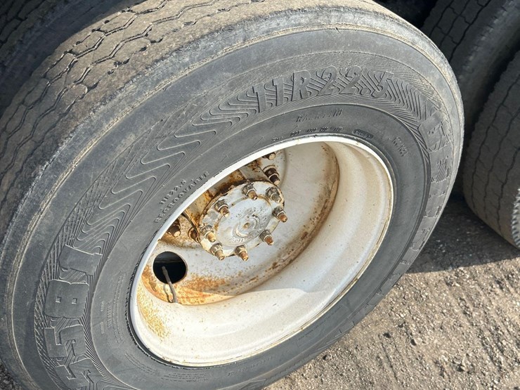 2007-sterling-l9500-image-24