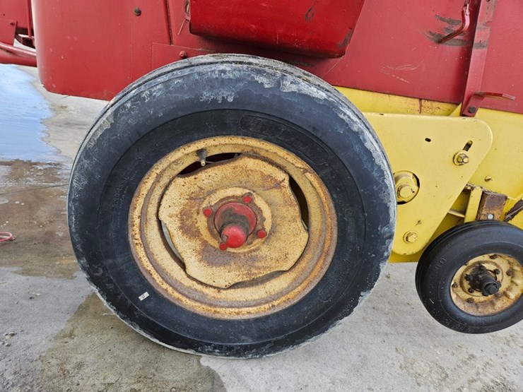 new-holland-268-image-29