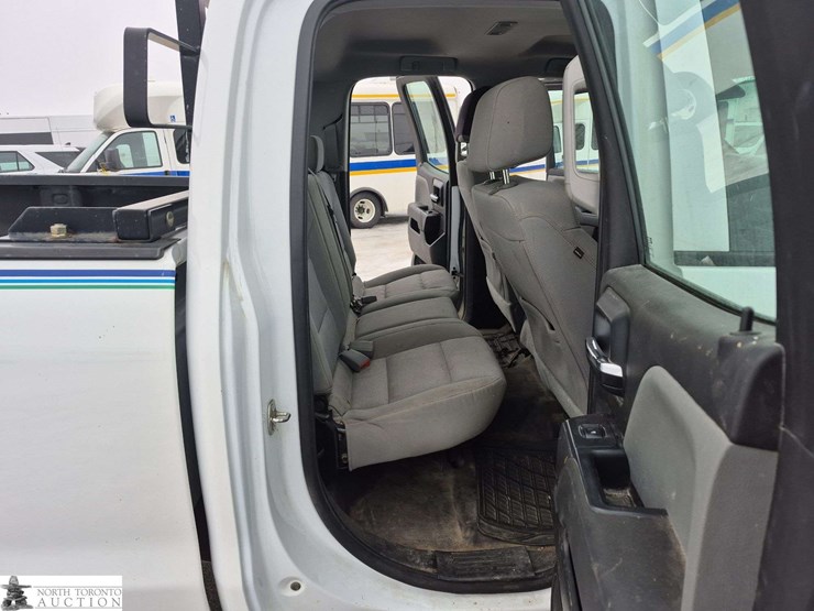 2016-chevrolet-silverado-2500hd-image-27