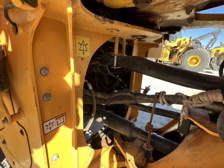 2020-volvo-l70h-image-30