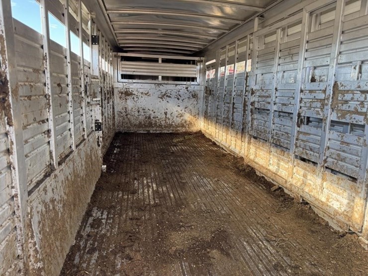 1997-featherlite-gooseneck-trailer---off-site-image-8