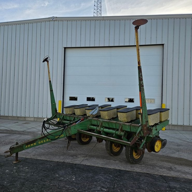JOHN DEERE 7000