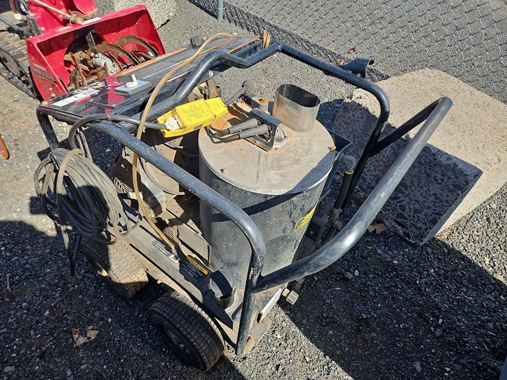 mi-t-m-hot-water-pressure-washer-image-3