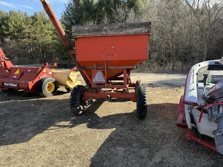 farm-and-fleet-gravity-box-with-auger-image-8