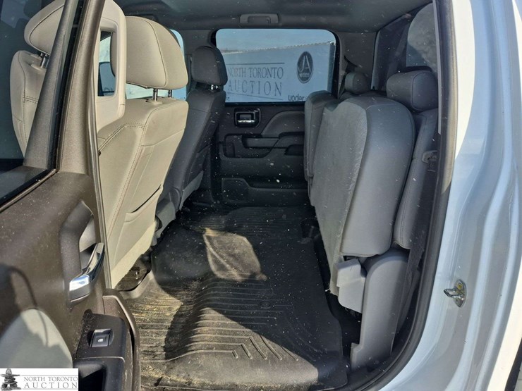 2019-chevrolet-silverado-2500hd-image-21