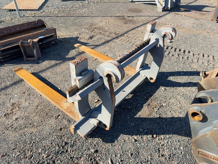 volvo-60"-wheel-loader-forks-image-3