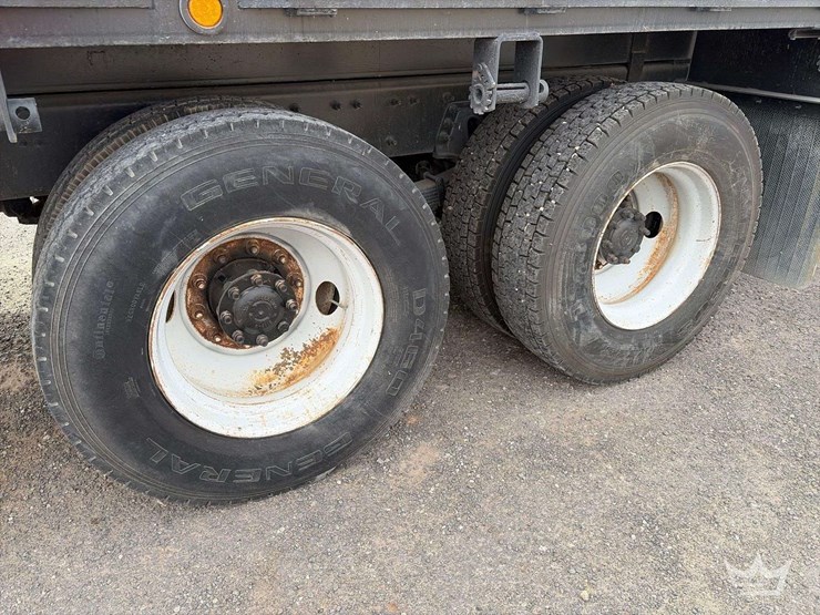 2006-international-7600-image-24