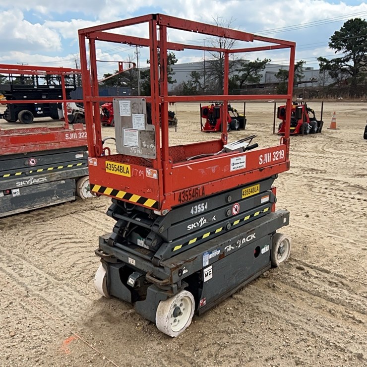 2017 SKYJACK SJIII3219
