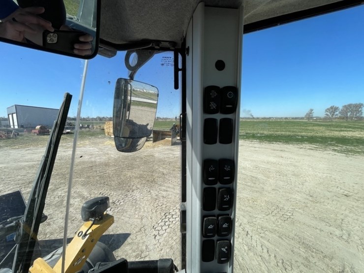 2023-volvo-l70h-image-35