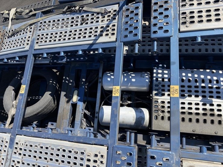 2017-peterbilt-389-image-15