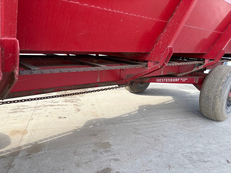 roorda-8ft-x-20ft-rear-unload-silage-wagon-image-14