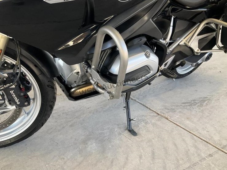 2015-bmw-1200rt-motorcycle-image-10