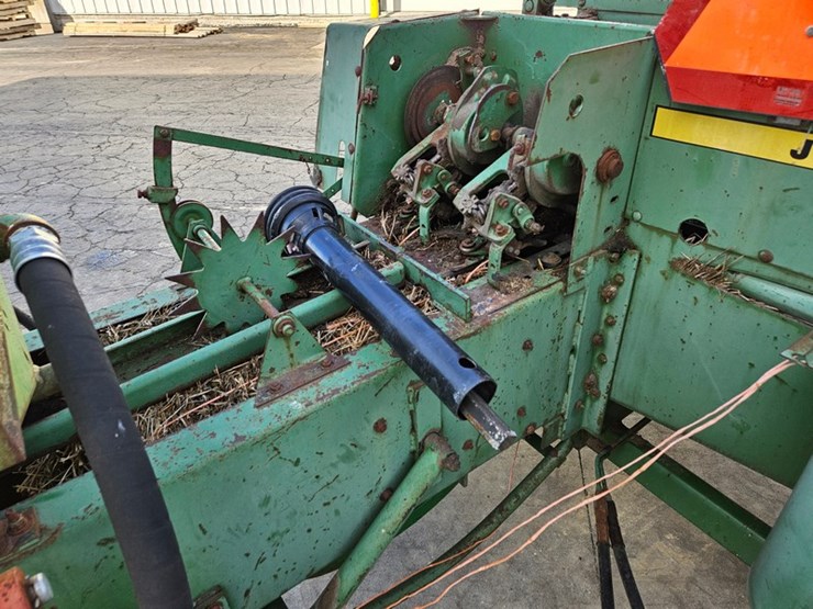 john-deere-327-image-33