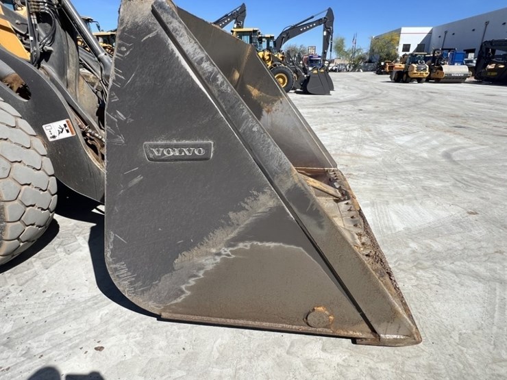 2022-volvo-l90h-image-10