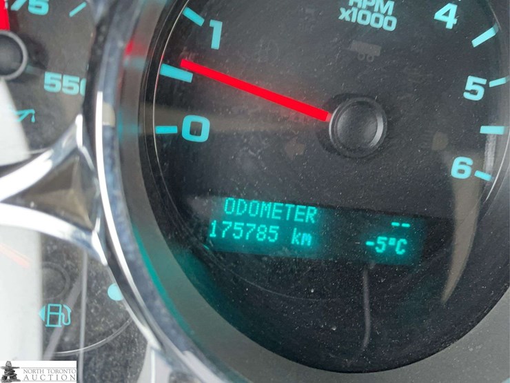 2013-chevrolet-silverado-1500-image-19