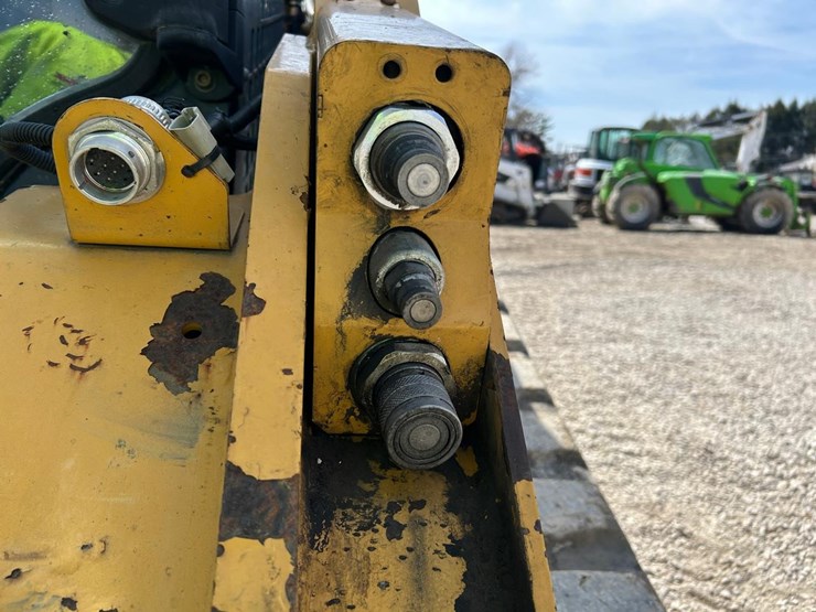 caterpillar-299d2-xhp-image-11