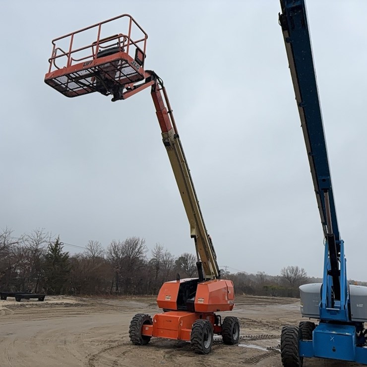 2017 JLG 660SJ