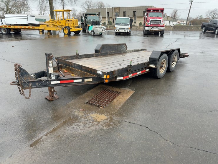 2005-cam-superline-18'-t/a-tilt-deck-trailer-image-1